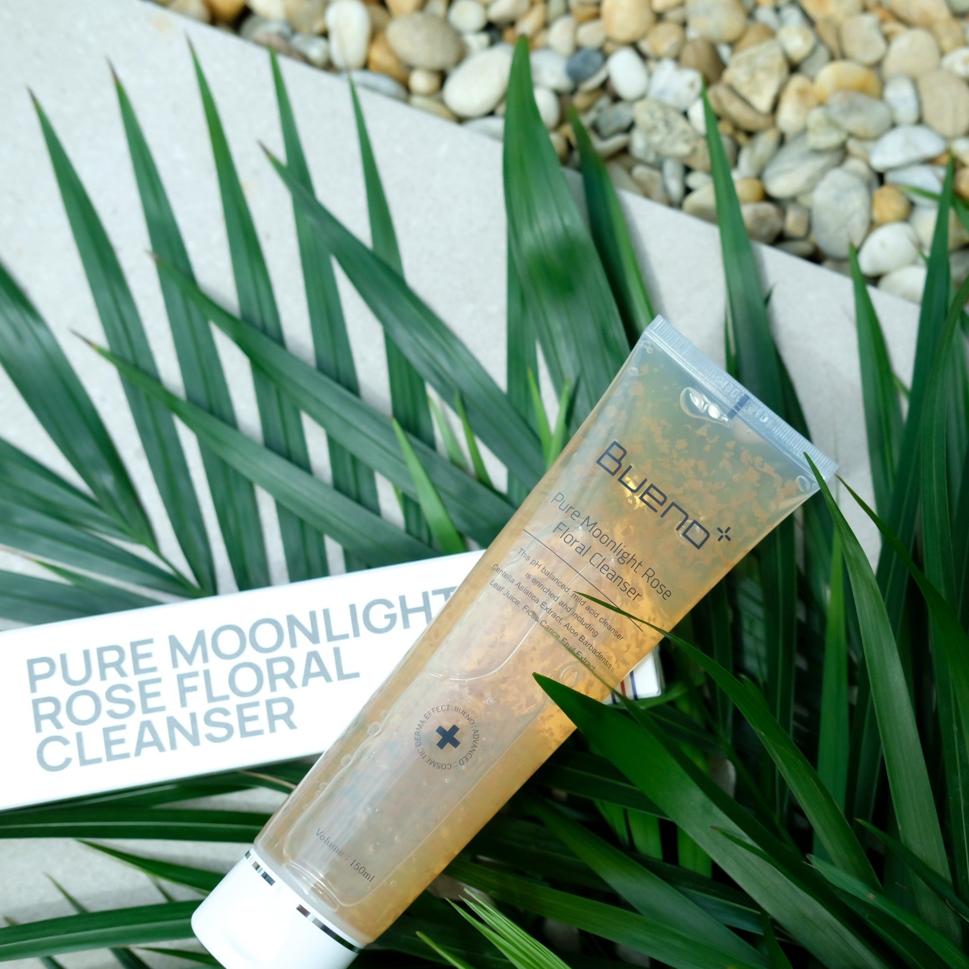 bueno-pure-moonlight-rose-floral-cleanser